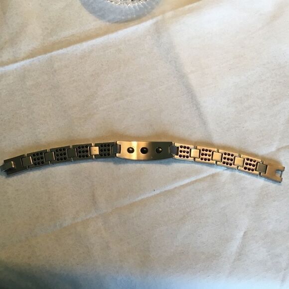 $10 ea or 3/$20 Silvertone and goldtone J’Mode bra - Picture 3 of 6